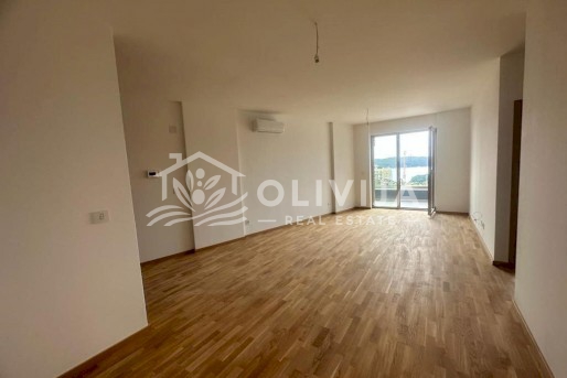 Nov 2-soban stan na plaži u novom modernom naselju Bečići po povoljnoj ceni!