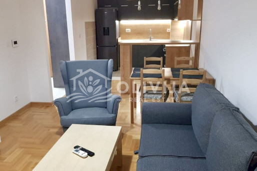 Stan sa 1 spavaćom sobom, na 10 minuta hoda od mora u Budvi, Crna Gora