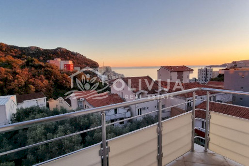 Stan s pogledom na more, u Bečićima, Crna Gora