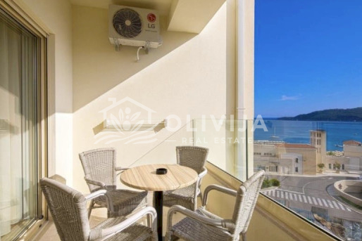 Квартира с 2-мя спальнями в 2 минутах от моря в Бечичи, Черногория