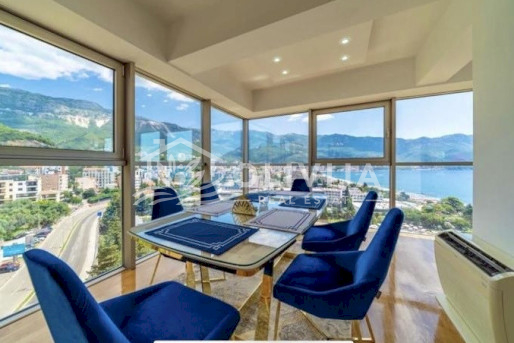 Пентхаус в Harmonija Dukley с видом на море, в Бечичи, Черногория