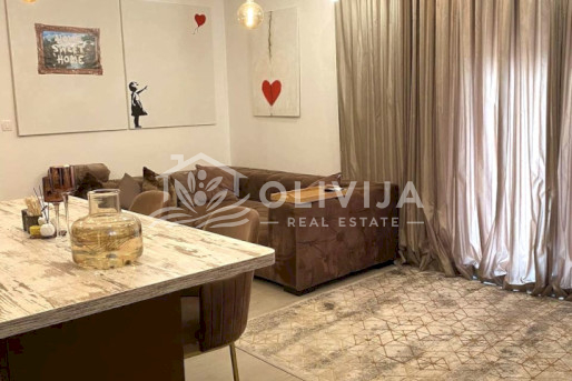 Квартира с 2-мя спальнями возле моря в Будве, Черногория