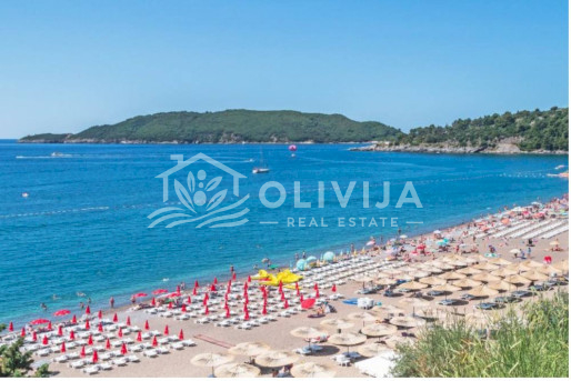 Seasonal apartment rental near the sea – Bečići, Montenegro