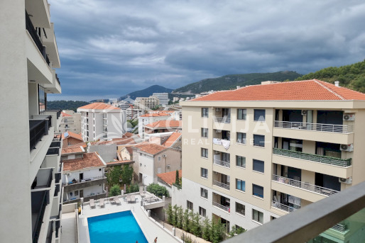 Просторная квартира с видом на море в Бечичи — 5 минут до пляжа