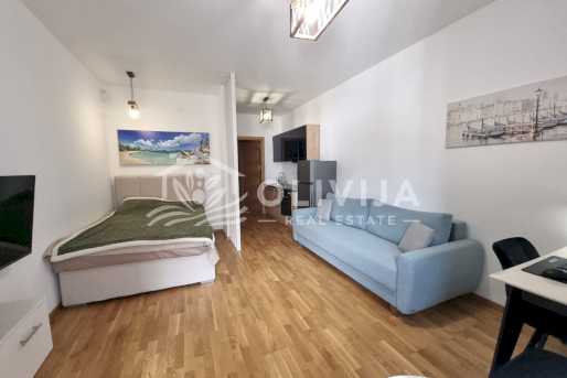 Студия возле моря в Бечичи