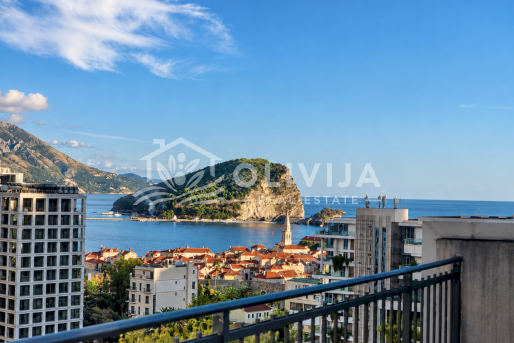 Apartment with a Stunning Sea View in Gospoština, Budva